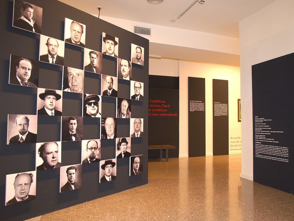 Vista parcial de l’exposició “Carles Fages de Climent (1902-1968). Poètica i mítica de l’Empordà”, celebrada l’any 2002 al Museu de l’Empordà de Figueres. Foto: Xavier Torner. Arxiu familiar Fages.